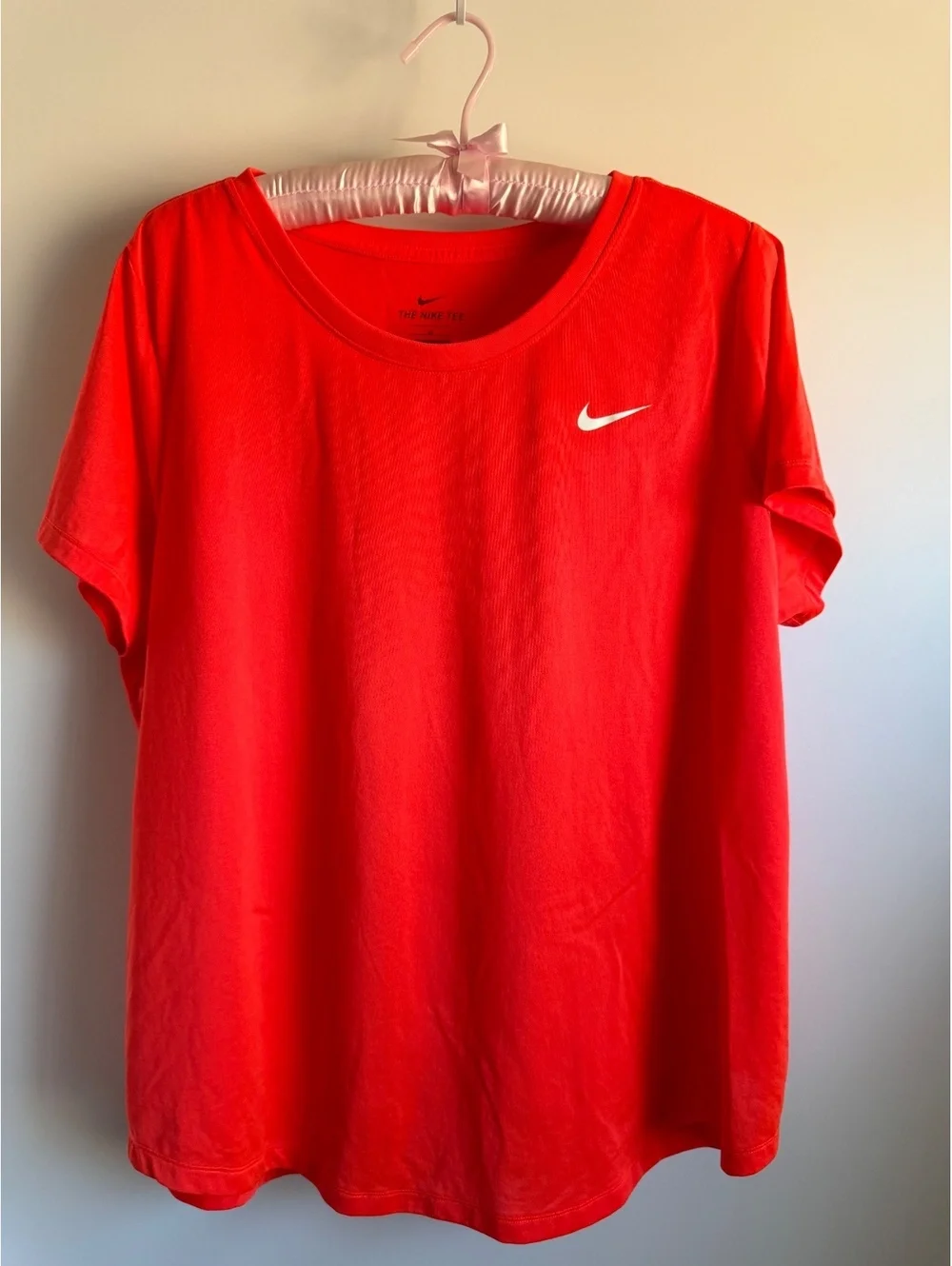 Nike Women’s Dri-FIT Red Short Sleeve T-Shirt Size 2X